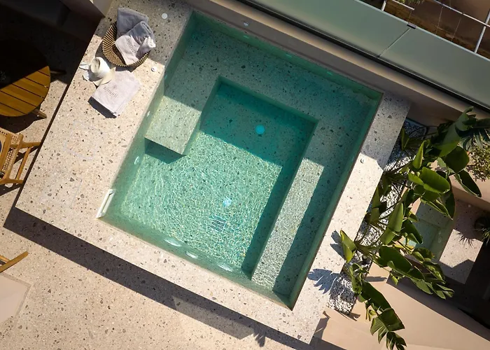 Kaptara Premium Upper Level Unit With Plunge Pool-part Of Kaptara Complex